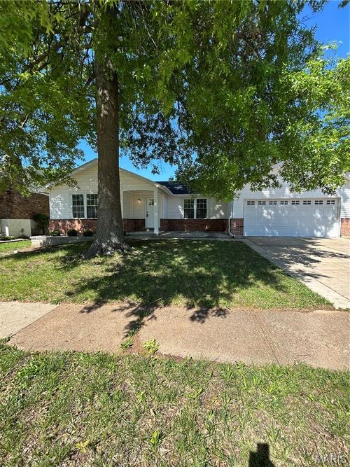 763 Wagon Ridge Dr, Fenton, MO, 63026-3364 | Card Image