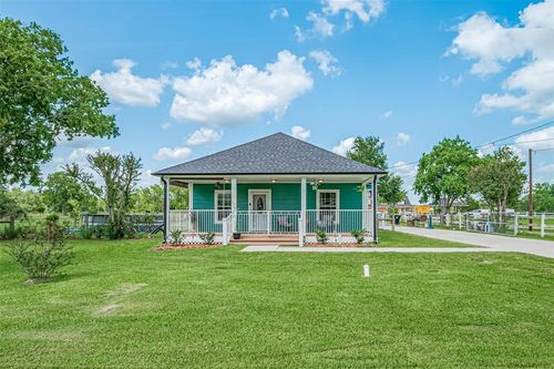 8705 W 1st St, Needville, TX, 77461-7810 | Card Image