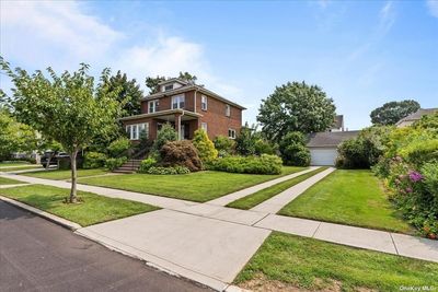 407 Rugby Road, House other with 4 bedrooms, 2 bathrooms and null parking in Cedarhurst NY | Image 3