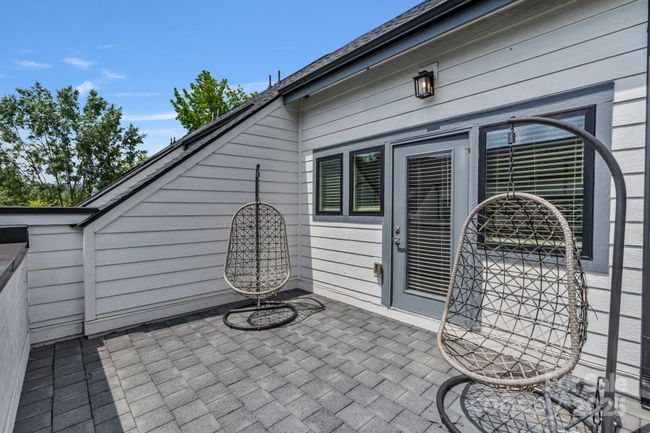 End Unit Townhome on a corner lot | Image 30