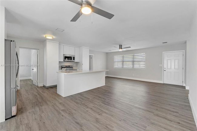 190 Ne 173rd St, House other with 3 bedrooms, 2 bathrooms and null parking in North Miami Beach FL | Image 4