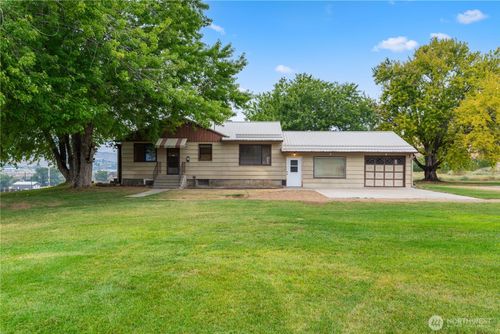 1550 Pear Ln, Rock Island, WA, 98850-9545 | Card Image