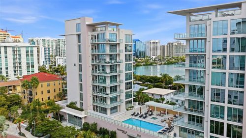 703-253 Golden Gate Pt, SARASOTA, FL, 34236-6605 | Card Image