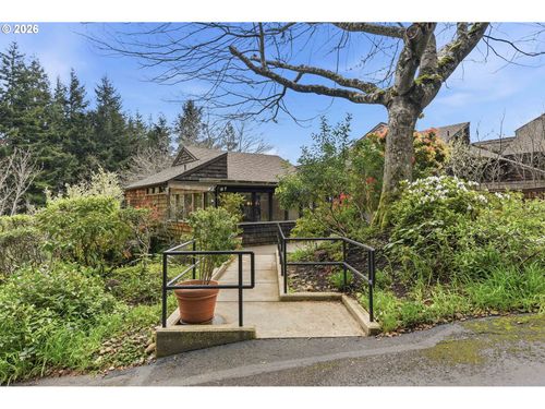 1310 Ingersoll St, Coos Bay, OR, 97420-1233 | Card Image