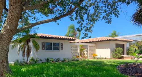 560 Paula Ave, Merritt Island, FL, 32953-6119 | Card Image