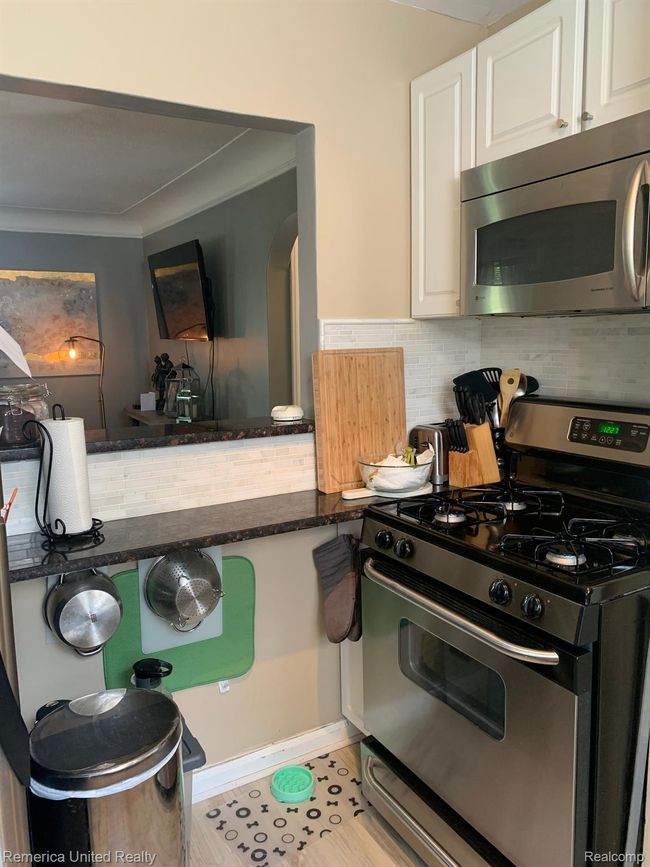 617 S Edison Ave, House other with 3 bedrooms, 2 bathrooms and null parking in Royal Oak MI | Image 5
