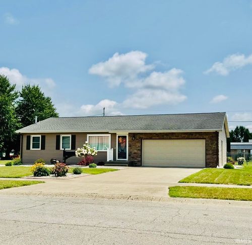 909 Clover St, Rochester, IN, 46975-2406 | Card Image