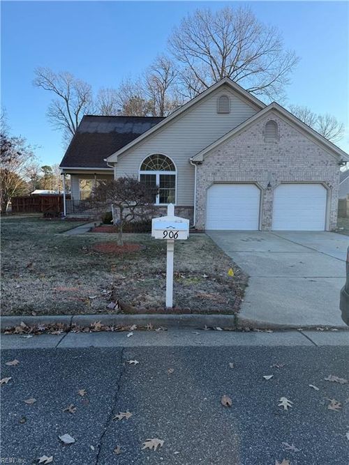 906 Holbrook Dr, Newport News, VA, 23602-8999 | Card Image