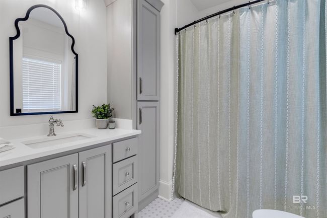 Bathroom | Image 19