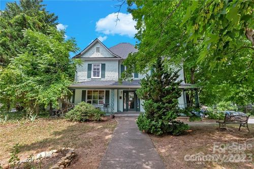 2 Westwood Place, Asheville, NC, 28806 | Card Image