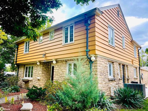 714 1st Ave E, Oskaloosa, IA, 52577-3011 | Card Image