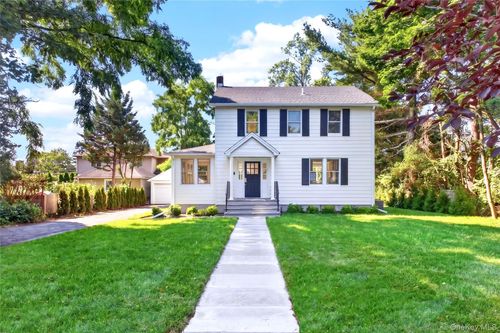 118 Willow St, Roslyn Heights, NY, 11577-1216 | Card Image