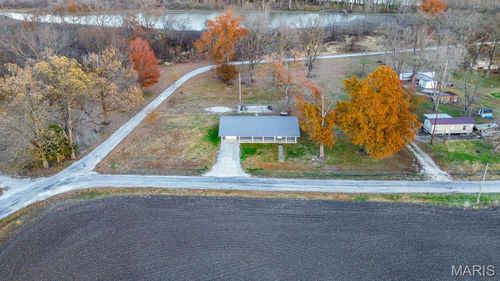 236 Gallinipper Rd, Hardin, IL, 62047-9515 | Card Image