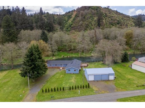 18595 Nestucca Dr, Cloverdale, OR, 97112-9668 | Card Image