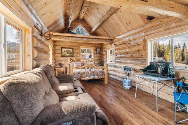 Cozy Montana Dry Cabin | Image 8