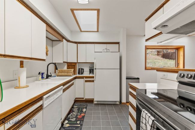 Main House Kitchen | Image 17