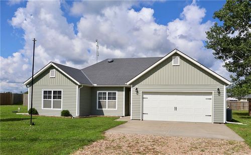 396 Se 981, Knob Noster, MO, 65336-2046 | Card Image