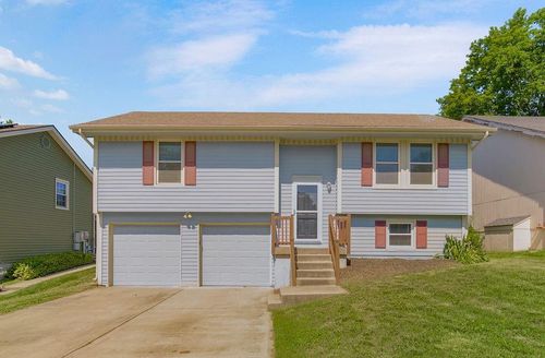 7202 N Farley Ave, Kansas City, MO, 64158-1012 | Card Image