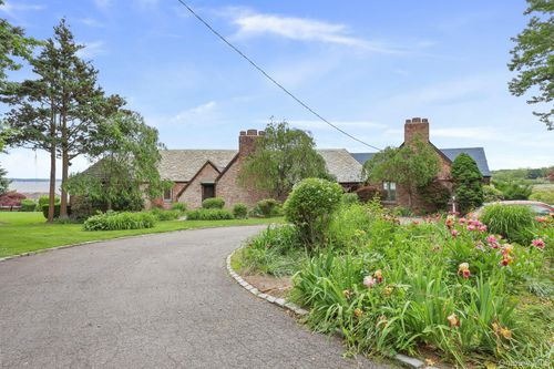 69 Cornwells Beach Rd, Sands Point, NY, 11050-1305 | Card Image