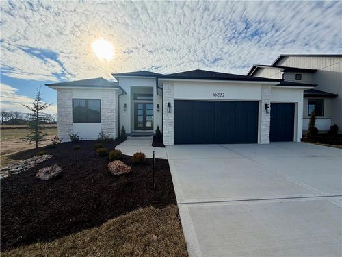 16220 S Twilight Ln, Olathe, KS, 66062 | Card Image