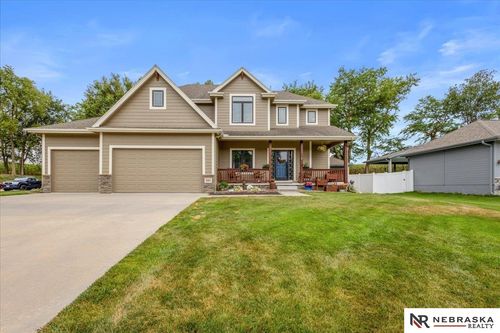 5251 Waterford Avenue Circle, Papillion, NE, 68133 | Card Image