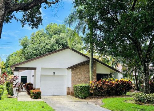 2560 Calamondin Cir, Coconut Creek, FL, 33063-9206 | Card Image