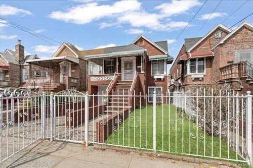 9217 Avenue B, Brooklyn, NY, 11236-1239 | Card Image