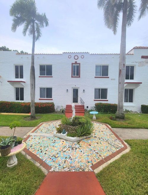 apt-6-817 Tyler St, Hollywood, FL, 33019-1329 | Card Image