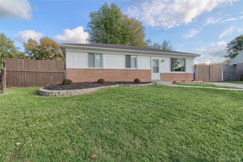 9985 Jackson Ln, Van Buren Township, MI, 48111-1430 | Card Image