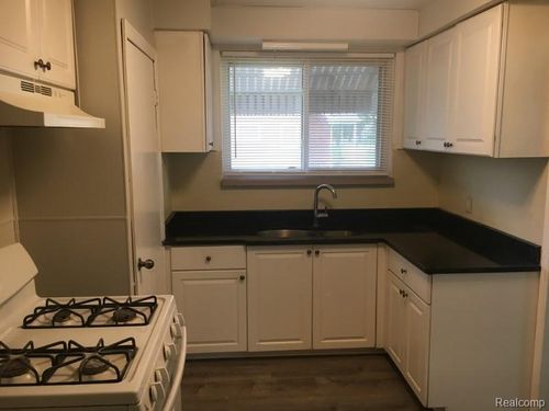 12851 Rosemary Blvd, Oak Park, MI, 48237-2130 | Card Image