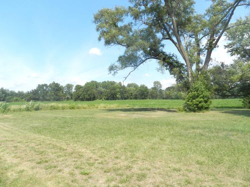 4511 Oxbow Rd, Eau Claire, MI, 49111-9764 | Card Image