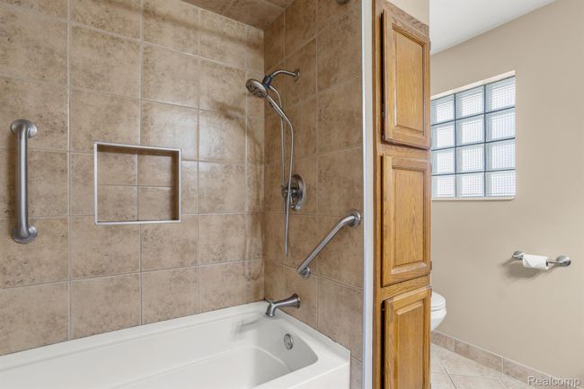 7989 Locklin, House other with 3 bedrooms, 1 bathrooms and null parking in West Bloomfield MI | Image 17