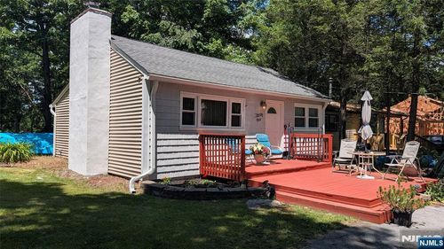 31 Hewitt Rd, Hewitt, NJ, 07421-1105 | Card Image