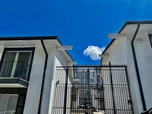 202-2610 Salado St, Austin, TX, 78705-3945 | Card Image