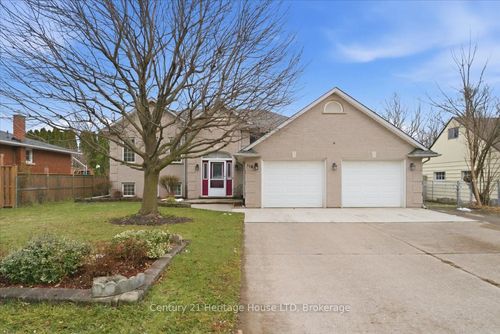 {{alt}} | Card Image