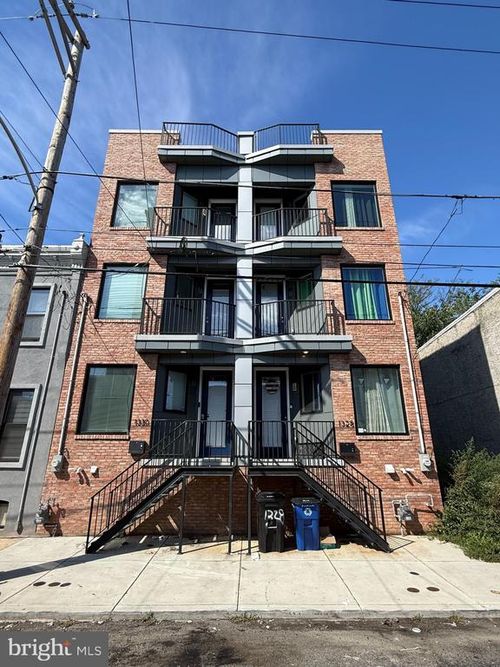 1330 S 31st St, PHILADELPHIA, PA, 19146-3401 | Card Image