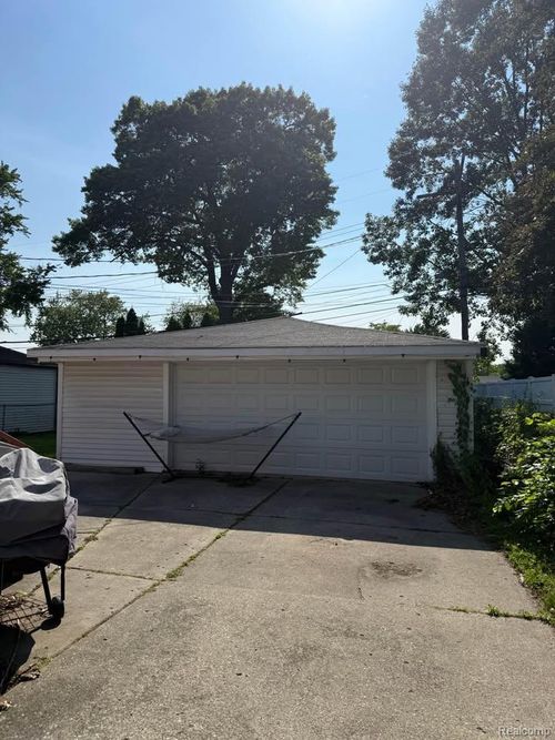 26657 Osmun Street, Madison Heights, MI, 48071 | Card Image