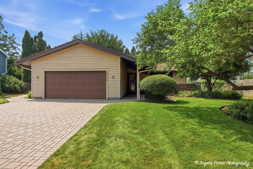 5009 Sandburg Dr, McHenry, IL, 60050-5149 | Card Image