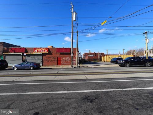 7333 Elmwood Ave, Philadelphia, PA, 19142-1515 | Card Image