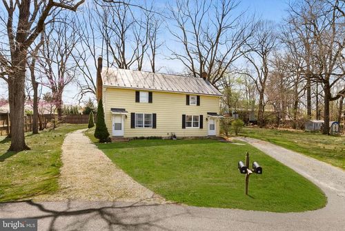 9 Burke Cir, HAMILTON, VA, 20158-9550 | Card Image