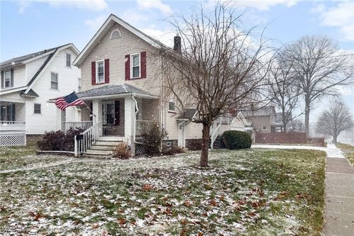 946 Falls Ave, Cuyahoga Falls, OH, 44221-4545 | Card Image