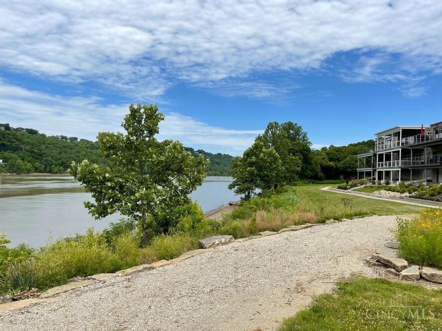 Land in Cincinnati