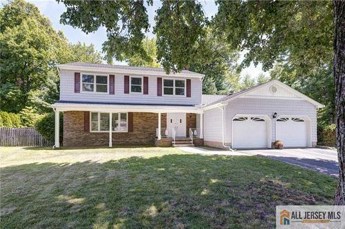 32 Ellmyer Rd, Edison, NJ, 08820-2761 | Card Image