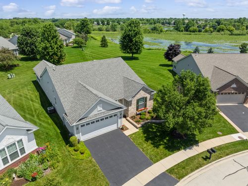 2787 Beacon Point Cir, Elgin, IL, 60124-3114 | Card Image