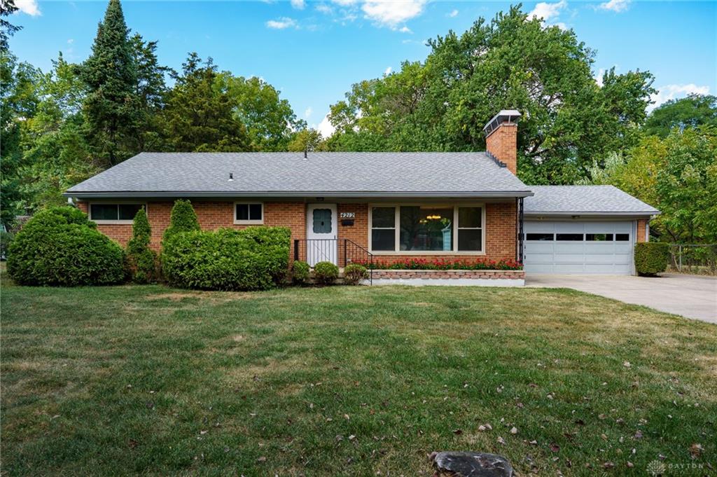 Whites Dr, Bellbrook, OH 45305