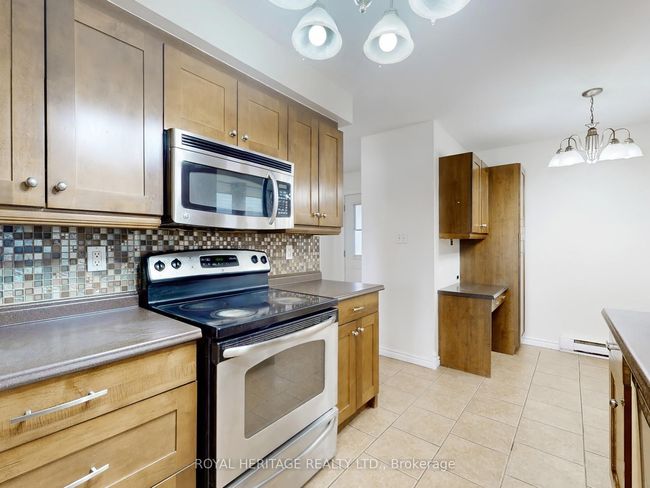 1544 Norwill Cres, House attached with 5 bedrooms, 3 bathrooms and 2 parking in Oshawa ON | Image 7