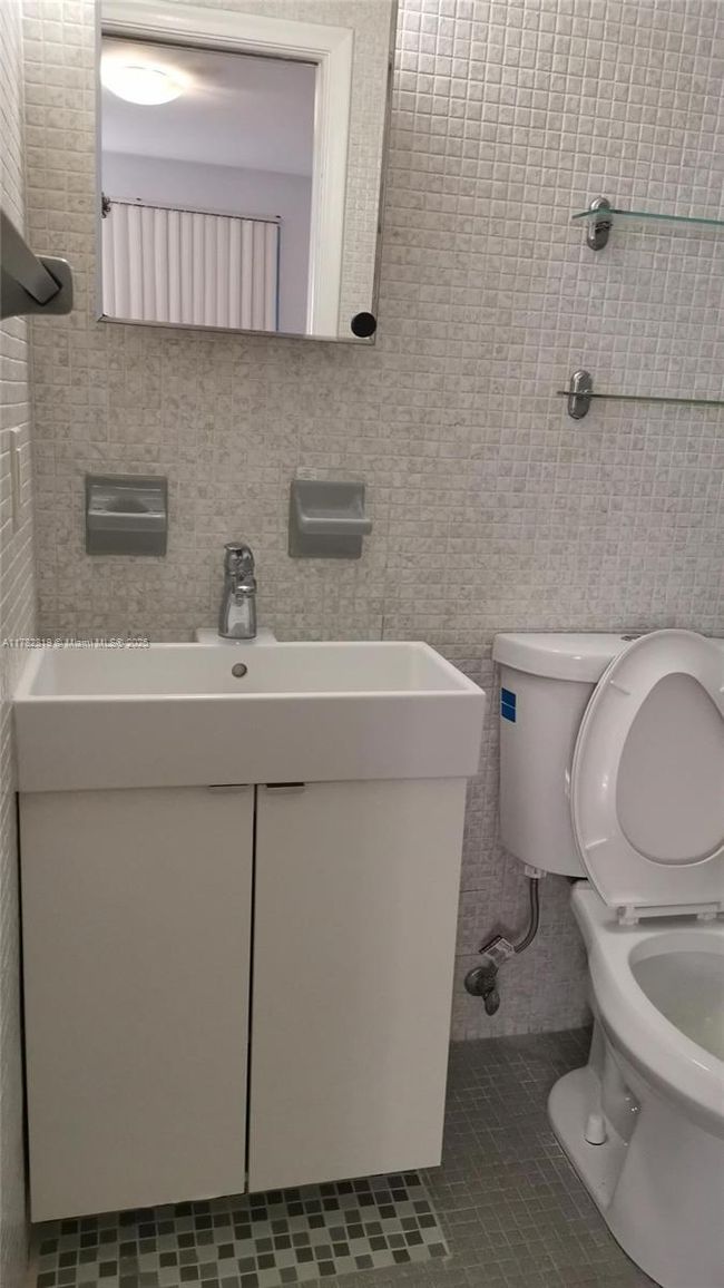 APT-3 - 729 Ne 6 Th St, Home with 1 bedrooms, 1 bathrooms and null parking in Hallandale Beach FL | Image 6