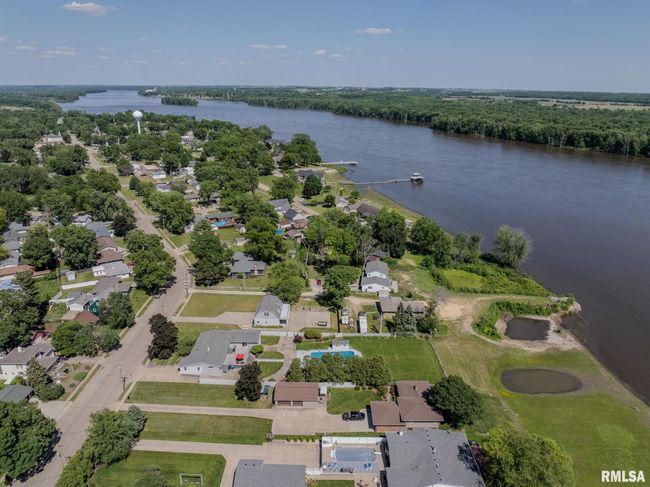 1419 3 Rd St, House other with 3 bedrooms, 4 bathrooms and null parking in Camanche IA | Image 52