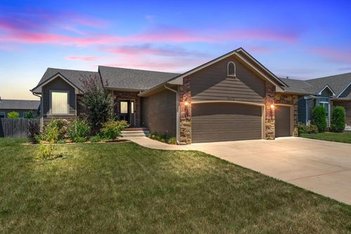 8492 E Chris St, Bel Aire, KS, 67226 | Card Image