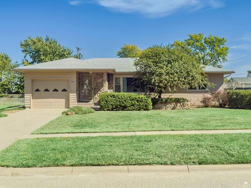 412 S D St, Herington, KS, 67449-3022 | Card Image